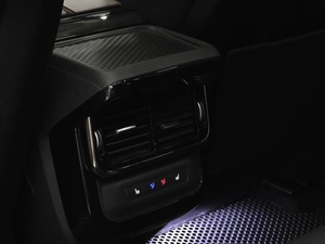 Внедорожник Land Rover Range Rover Evoque 2021 года, 4700000 рублей, Красноярск