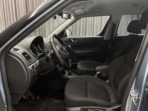 Внедорожник Skoda Yeti 2013 года, 950000 рублей, Красноярск