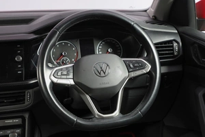 Внедорожник Volkswagen T-Cross 2021 года, 2209000 рублей, Новосибирск