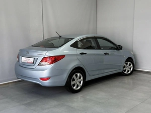 Седан Hyundai Solaris 2013 года, 800000 рублей, Красноярск