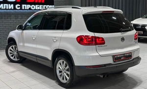 Внедорожник Volkswagen Tiguan 2012 года, 1397000 рублей, Красноярск