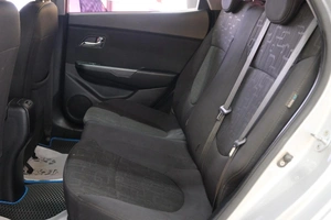 Седан Kia Rio 2014 года, 959000 рублей, Омск