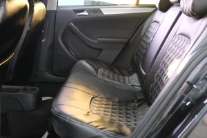 Седан Volkswagen Jetta 2011 года, 919000 рублей, Омск