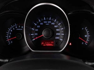 Хетчбэк Kia Rio 2013 года, 869000 рублей, Тюмень