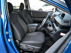 Минивэн Toyota Sienta 2019 года, 1530000 рублей, Краснодар