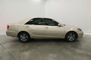 Седан Toyota Camry 2005 года, 900000 рублей, Курск