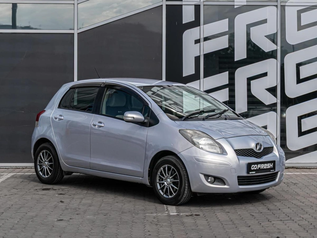 Хетчбэк Toyota Vitz 2010 года, 695000 рублей, Краснодар