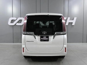 Минивэн Toyota Esquire 2017 года, 2599000 рублей, Ростов-на-Дону