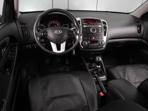 Хетчбэк Kia Ceed 2010 года, 699000 рублей, Воронеж