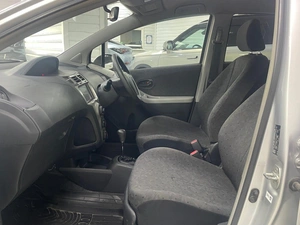 Хетчбэк Toyota Vitz 2008 года, 599000 рублей, Ачинск