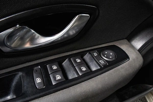 Седан Renault Fluence 2011 года, 819000 рублей, Сургут