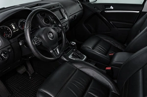 Внедорожник Volkswagen Tiguan 2011 года, 1229000 рублей, Челябинск