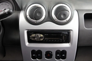 Хетчбэк Renault Sandero 2011 года, 399000 рублей, Оренбург