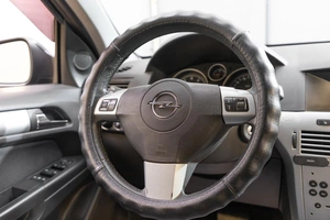 Хетчбэк Opel Astra 2012 года, 669000 рублей, Новосибирск