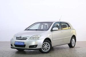 Лифтбек Toyota Corolla 2006 года, 759000 рублей, Омск