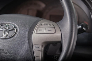 Седан Toyota Camry 2006 года, 799000 рублей, Томск