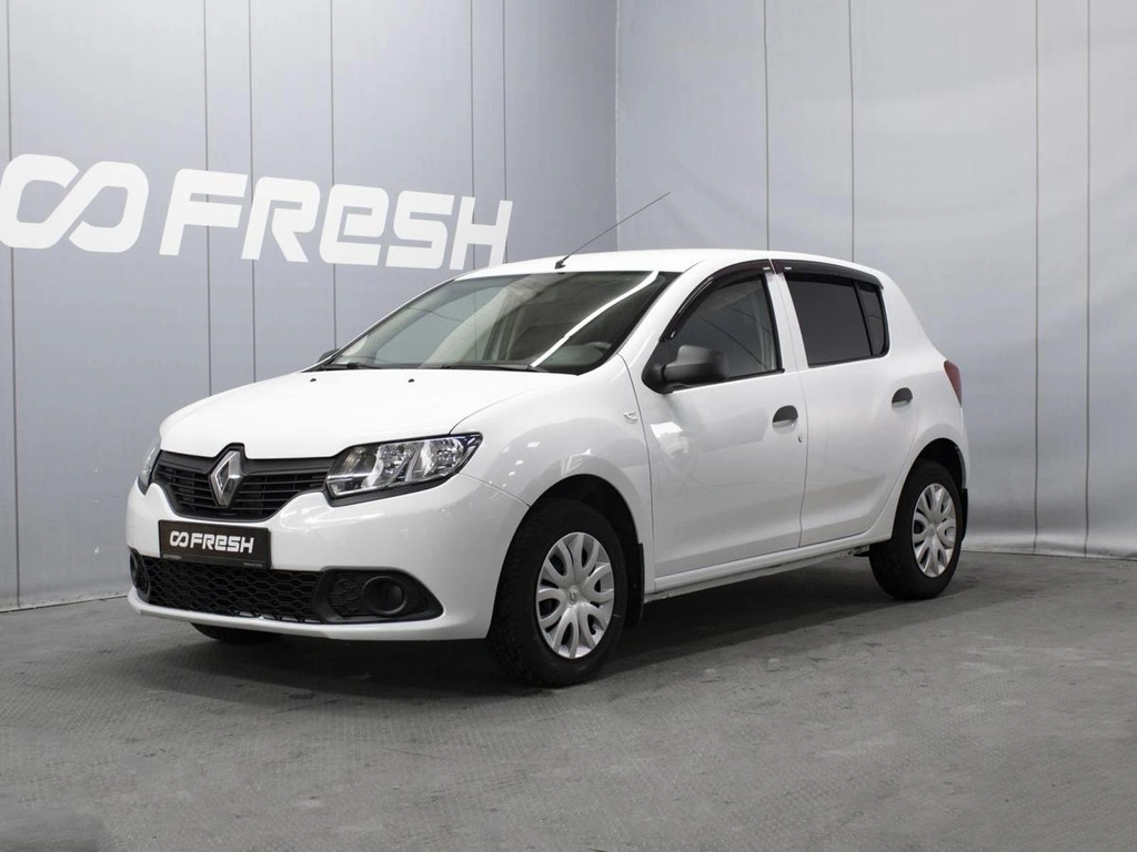Хетчбэк Renault Sandero 2015 года, 760000 рублей, Омск
