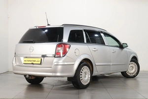 Универсал Opel Astra 2008 года, 549000 рублей, Челябинск