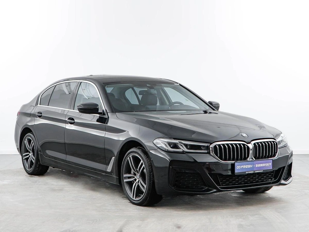 Седан BMW 5 серия 2022 года, 5449999 рублей, Москва