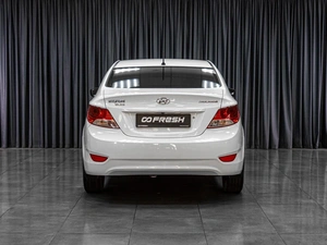Седан Hyundai Solaris 2011 года, 819000 рублей, Тюмень