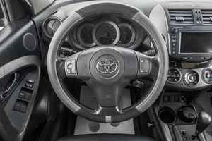 Внедорожник Toyota RAV4 2011 года, 1799000 рублей, Барнаул