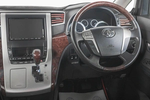 Минивэн Toyota Vellfire 2010 года, 2199000 рублей, Кемерово