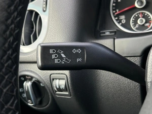 Внедорожник Volkswagen Tiguan 2011 года, 1160000 рублей, Ижевск