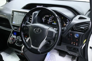 Минивэн Toyota Esquire 2016 года, 2033000 рублей, Солонцы