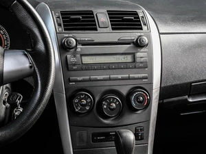 Седан Toyota Corolla 2010 года, 1044000 рублей, Кирилловка