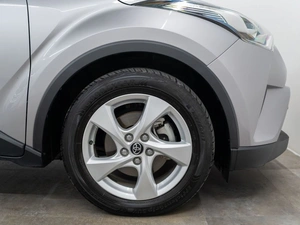 Внедорожник Toyota C-HR 2017 года, 1849000 рублей, Красноярск