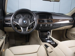 Седан BMW 5 серия 2008 года, 1670000 рублей, Омск