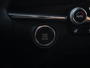 Хетчбэк Mazda 3 2023 года, 3260000 рублей, Краснодар