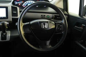Минивэн Honda Freed 2012 года, 1159000 рублей, Омск