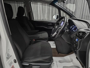 Минивэн Toyota Esquire 2015 года, 1849000 рублей, Красноярск