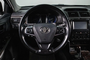 Седан Toyota Camry 2015 года, 2059000 рублей, Сургут