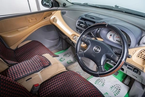 Минивэн Nissan Tino 2001 года, 289000 рублей, Томск
