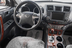 Внедорожник Toyota Highlander 2013 года, 2389000 рублей, Барнаул