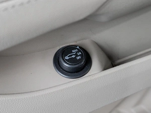 Внедорожник Cadillac SRX 2011 года, 909000 рублей, Тюмень