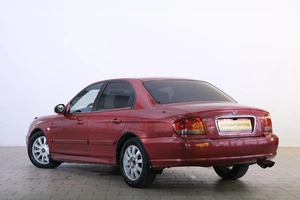 Седан Hyundai Sonata 2005 года, 399000 рублей, Омск