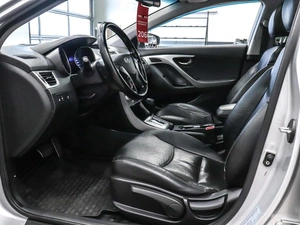 Седан Hyundai Avante 2010 года, 850000 рублей, Красноярск