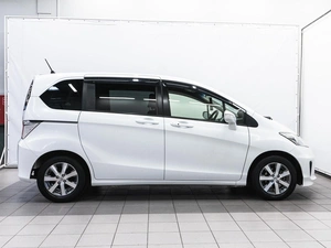Минивэн Honda Freed 2014 года, 1240000 рублей, Красноярск