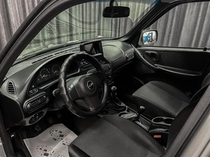 Внедорожник Chevrolet Niva 2018 года, 835000 рублей, Красноярск