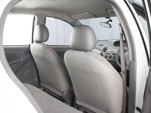 Седан Toyota Platz 2001 года, 295000 рублей, Омск