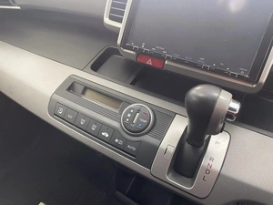 Минивэн Honda Freed 2013 года, 985000 рублей, Красноярск