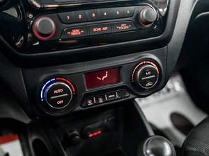 Седан Kia Rio 2012 года, 800000 рублей, Красноярск