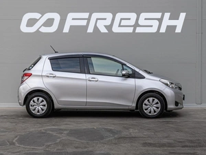 Хетчбэк Toyota Vitz 2012 года, 895000 рублей, Краснодар