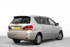 Минивэн Toyota Ipsum 2001 года, 919000 рублей, Барнаул