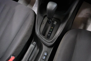 Хетчбэк Toyota Yaris 2021 года, 1289000 рублей, Омск