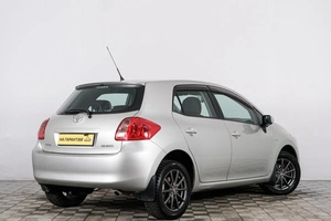 Хетчбэк Toyota Auris 2007 года, 679000 рублей, Красноярск