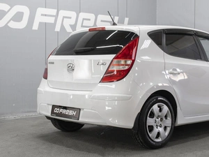 Хетчбэк Hyundai i30 2010 года, 730000 рублей, Омск